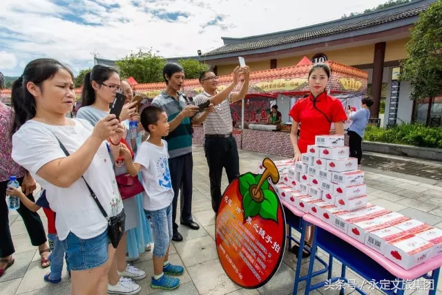 这个国庆，来永定土楼加入柿子嘉年华的狂欢派对吧！
