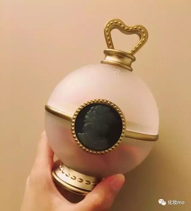 什么牌子的腮红好用且自然,哪个牌子的腮红比较显气色好