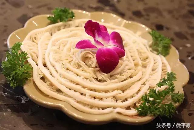 平凉资讯！入秋的微寒，配上这个火锅会更好哦！