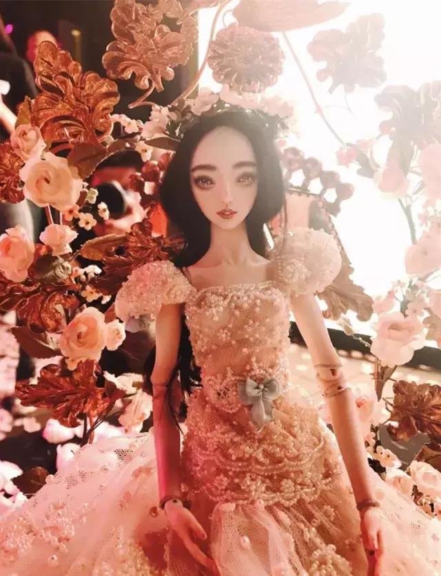 下血本！李晨花了200万为范冰冰定制了一个专属娃娃！