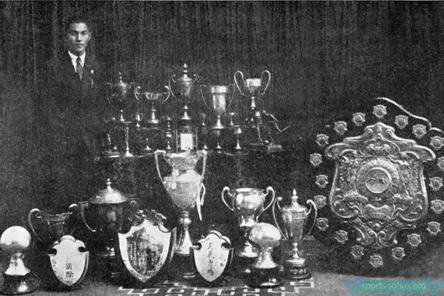 他是历史上最伟大的运动员,他是乒乓球历史上最伟大的运动员