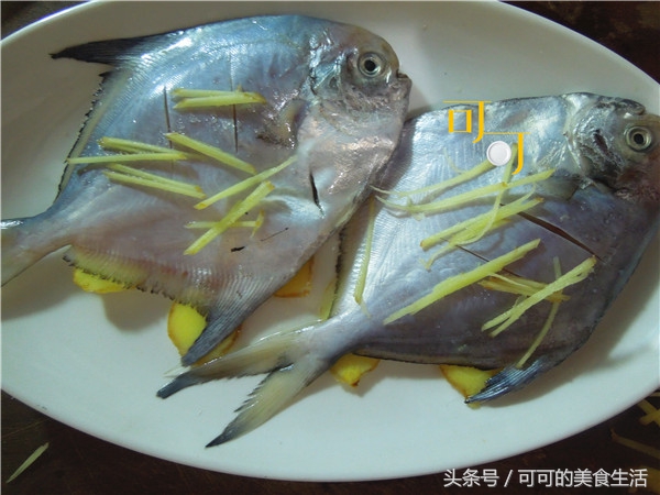 鲳鱼怎么做好吃清蒸鲳鱼,清蒸鲳鱼的最简单做法