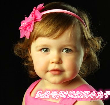 3-6岁幼儿卷发怎么扎,三岁卷发怎么扎好看
