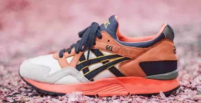 yeezy潮鞋推荐男学生,潮人夏季必入的鞋款yeezy椰子380