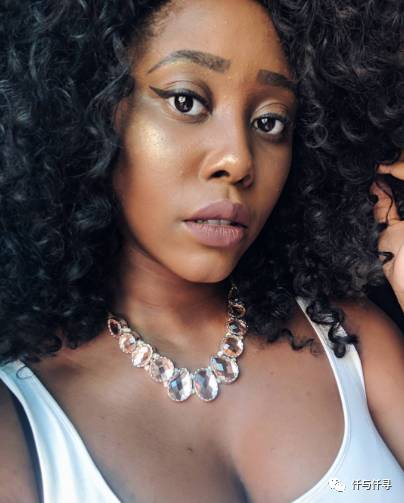 蕾哈娜彩妆真的好用吗,蕾哈娜自创彩妆品牌有哪些