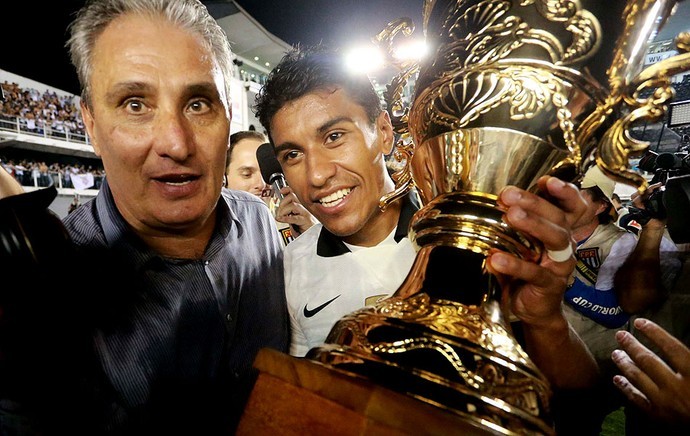 风雨交加,一路流浪,与命运抗争的*力暴**鸟永不沉沦