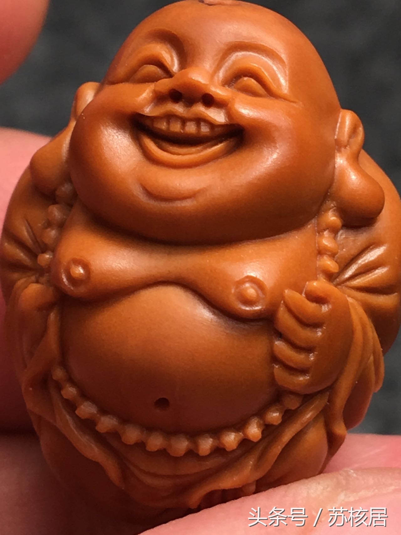 橄榄核手串越玩越黑,橄榄手串盘玩半年有玻璃化了