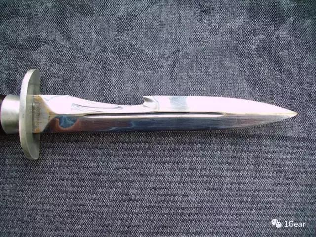 吊了！两款经典战术刃居然力压世界上最毒的*刀刺**56式三棱*刺军**