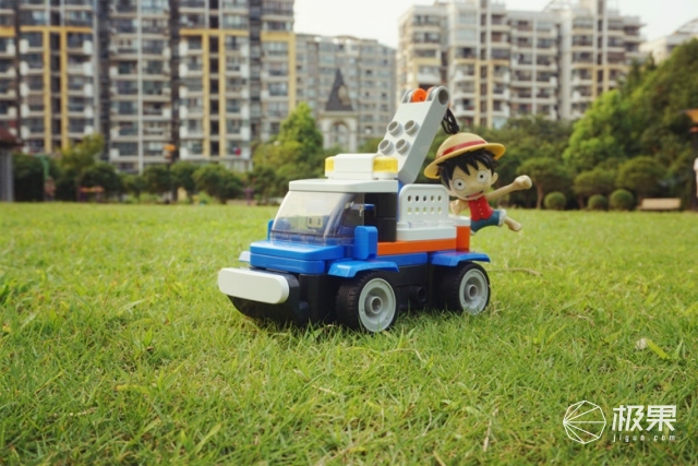 用积木拼搭简易的遥控车,如何用积木拼遥控车