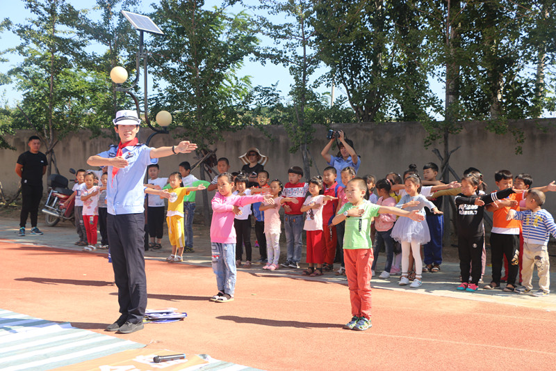 团市委举办关爱留守儿童公益活动,爱心汇聚关爱困境儿童