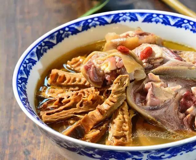 30年间从学徒到大师，46岁他隐居黄山脚下匠心造出2000㎡避世山居