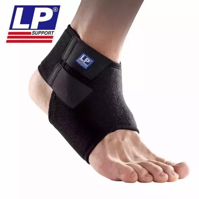 单独旅行适合带自拍杆吗,一个人旅游适合带什么自拍杆