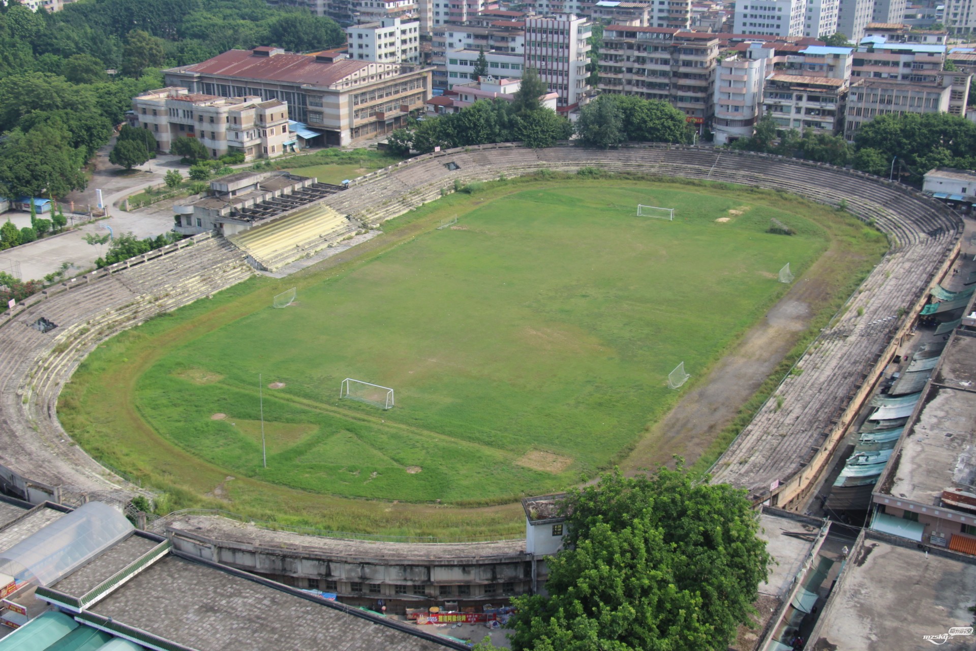 梅州变化真大,梅州客家足球基地全景图