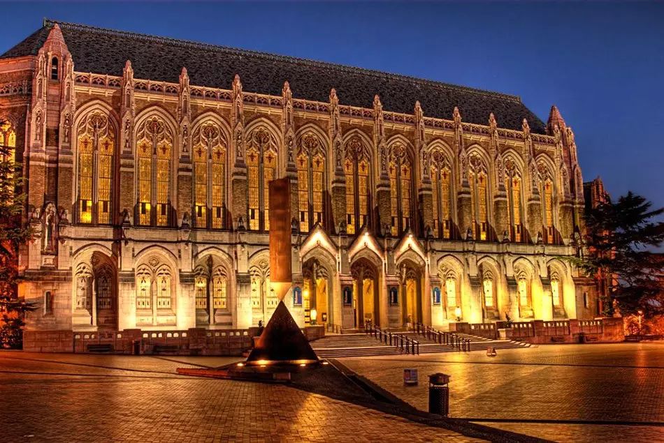 坐在图书馆学习照片,我在图书馆的时光