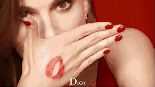 dior迪奥烈焰蓝金口红999哑光滋润,dior烈焰蓝金080和999哪个色好看