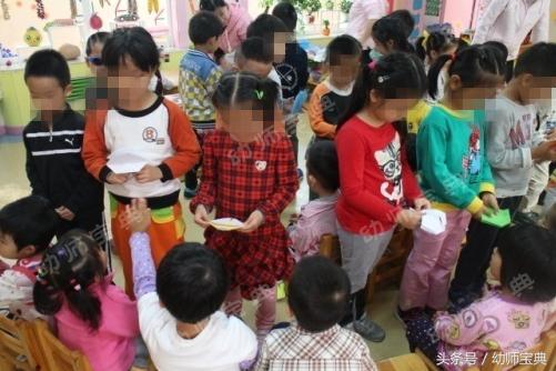 幼儿园小手拉大手主题活动计划,小班主题活动大手牵小手
