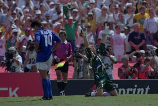 足坛最感人的十大瞬间,最令人心酸的足球视频