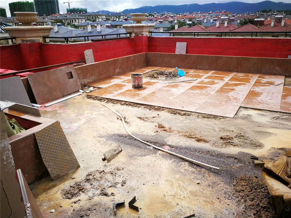 露台漏水如何彻底解决,顶层露台漏水与归属问题