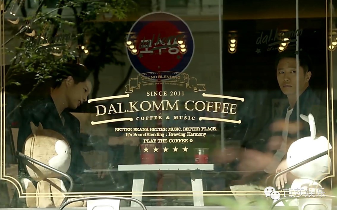 太阳的后裔为啥选宋仲基,太阳的后裔宋仲基帮宋慧乔扎头发