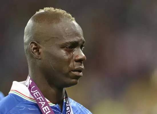 足球那些令人遗憾的场面,足球十大心酸时刻