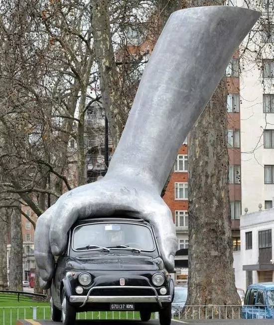 世界十大奇葩的雕塑,节操碎一地图片