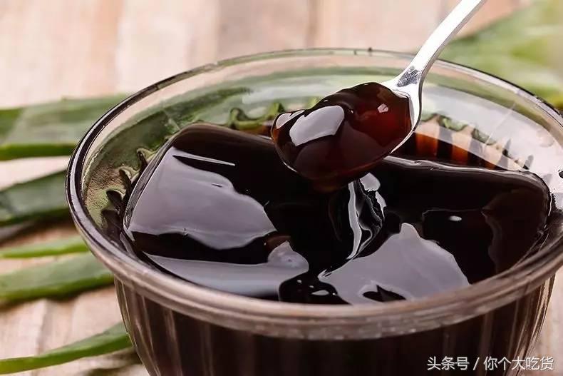 烧仙草还是龟苓膏好吃,烧仙草为啥叫烧仙草龟苓膏