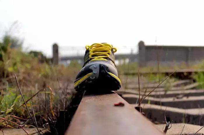 秋冬跑步鞋排行榜,北面跑步鞋是巅峰系列嘛