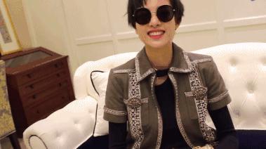 刘亦菲周冬雨出发巴黎时装周,国庆一定要出去浪