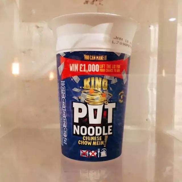 兼职在公司楼下开方便面馆,这可能是文艺青年离开店最近的一次