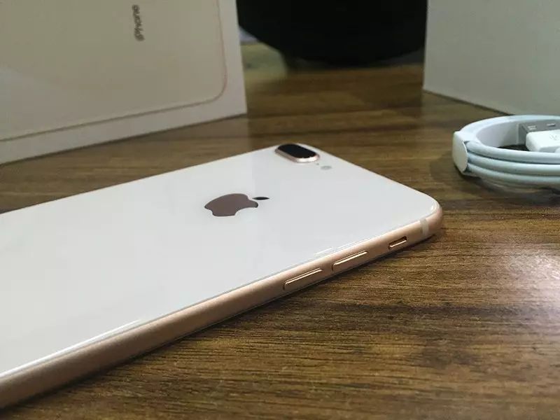 港版iPhone8Plus腮红金开箱实拍：这金色有点特别