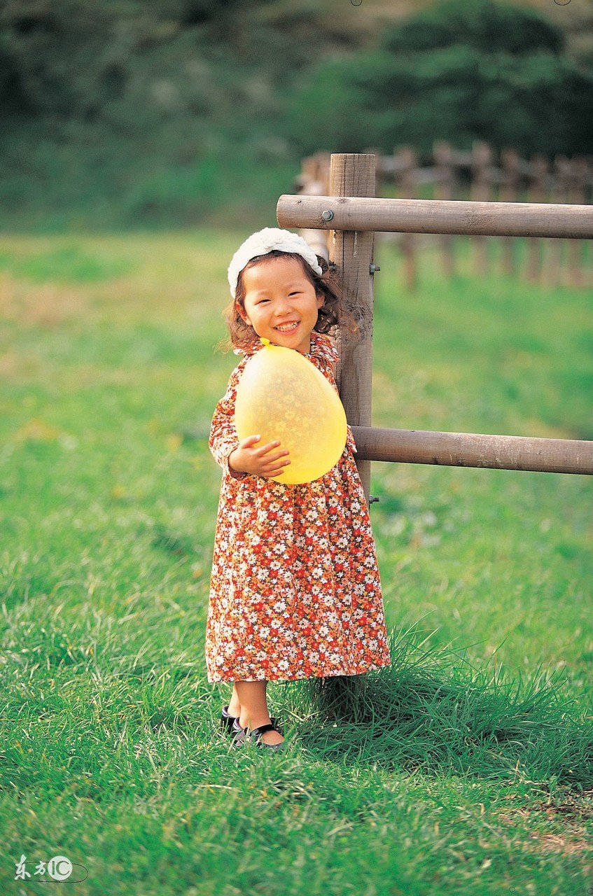 朱姓鸡年100分女孩名字,姓翟鸡年女孩带裕的名字