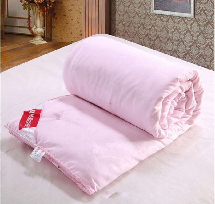 蚕丝被清洗及护理方法,蚕丝被洗护方法