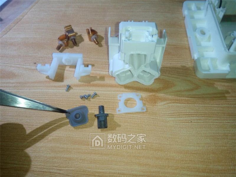 中科电工和公牛插座哪个好,中科电工开关插座质量怎么样