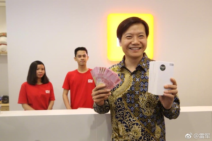 雷军现身南京小米,雷军印度发布会荣耀