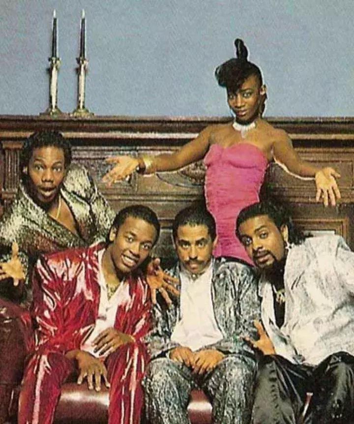 苹果收购beats多少钱,苹果收购beats耳机案例分析