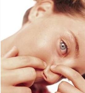 去黑头的最好办法是什么,水杨酸去黑头的正确使用方法