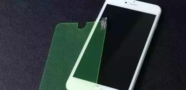揭秘手机到底要不要贴膜,手机到底要不要贴膜看完你就知道