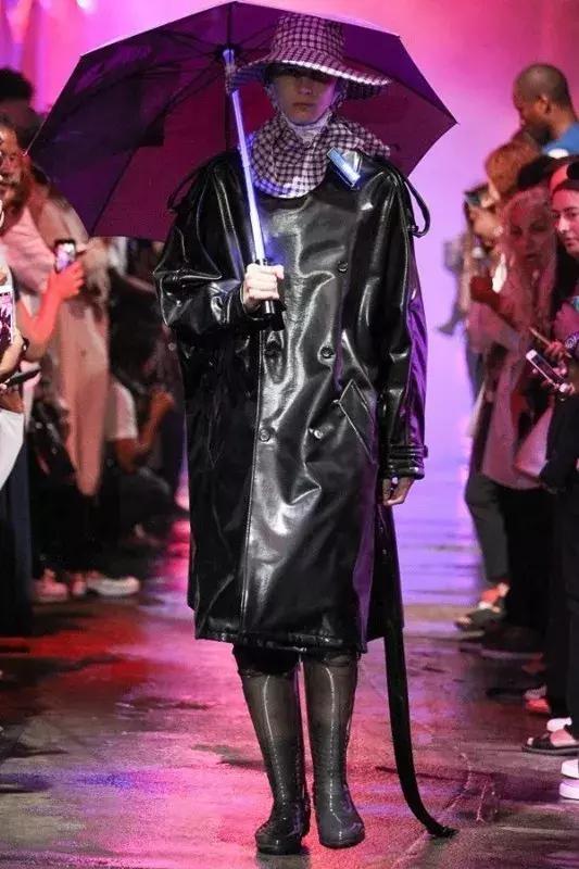 夏季出门必备的装备,夏日出门的最佳装备