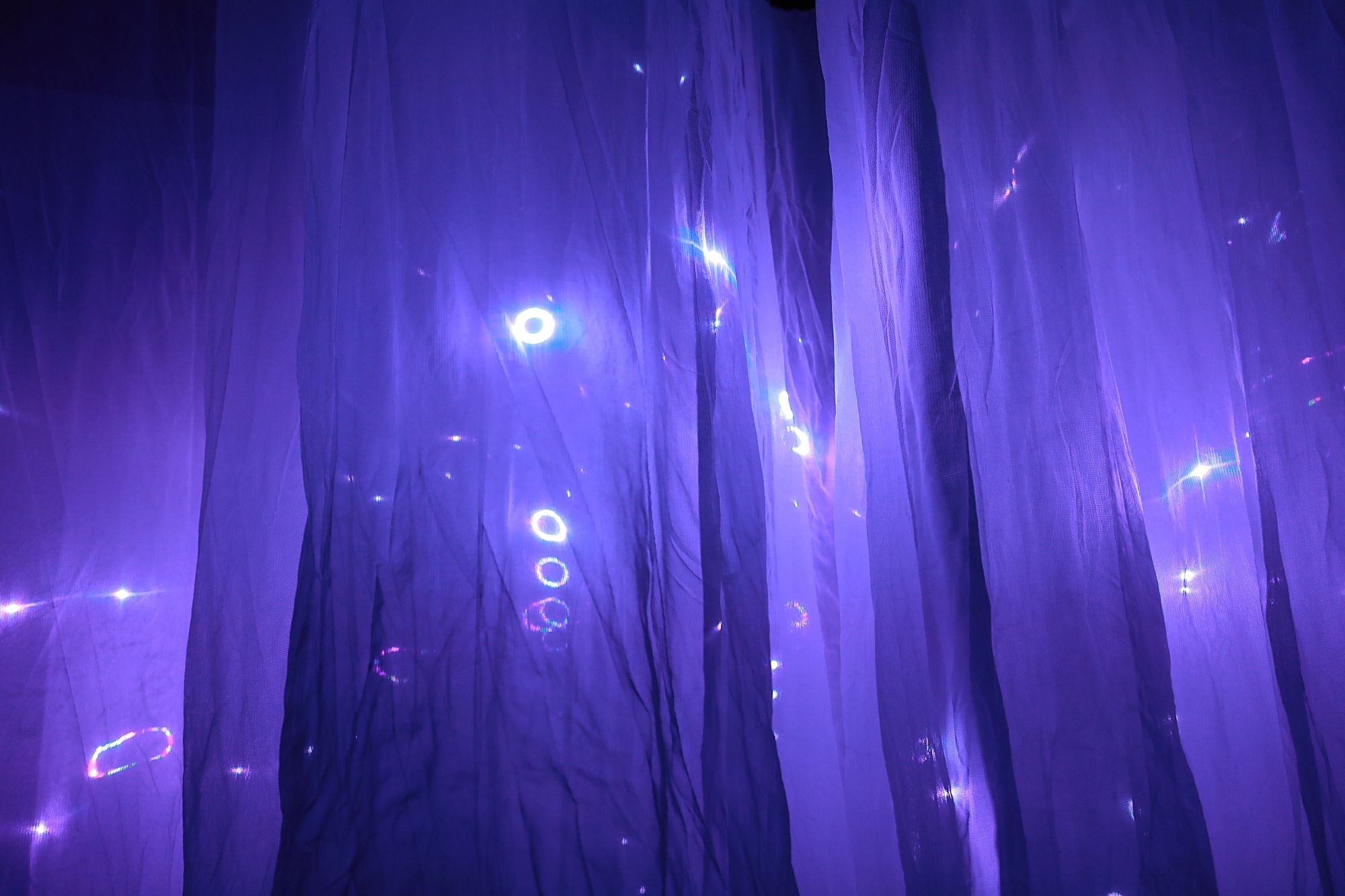 德国老程序员拿块“蚊帐布”,用代码创造最美的“云纱”艺术