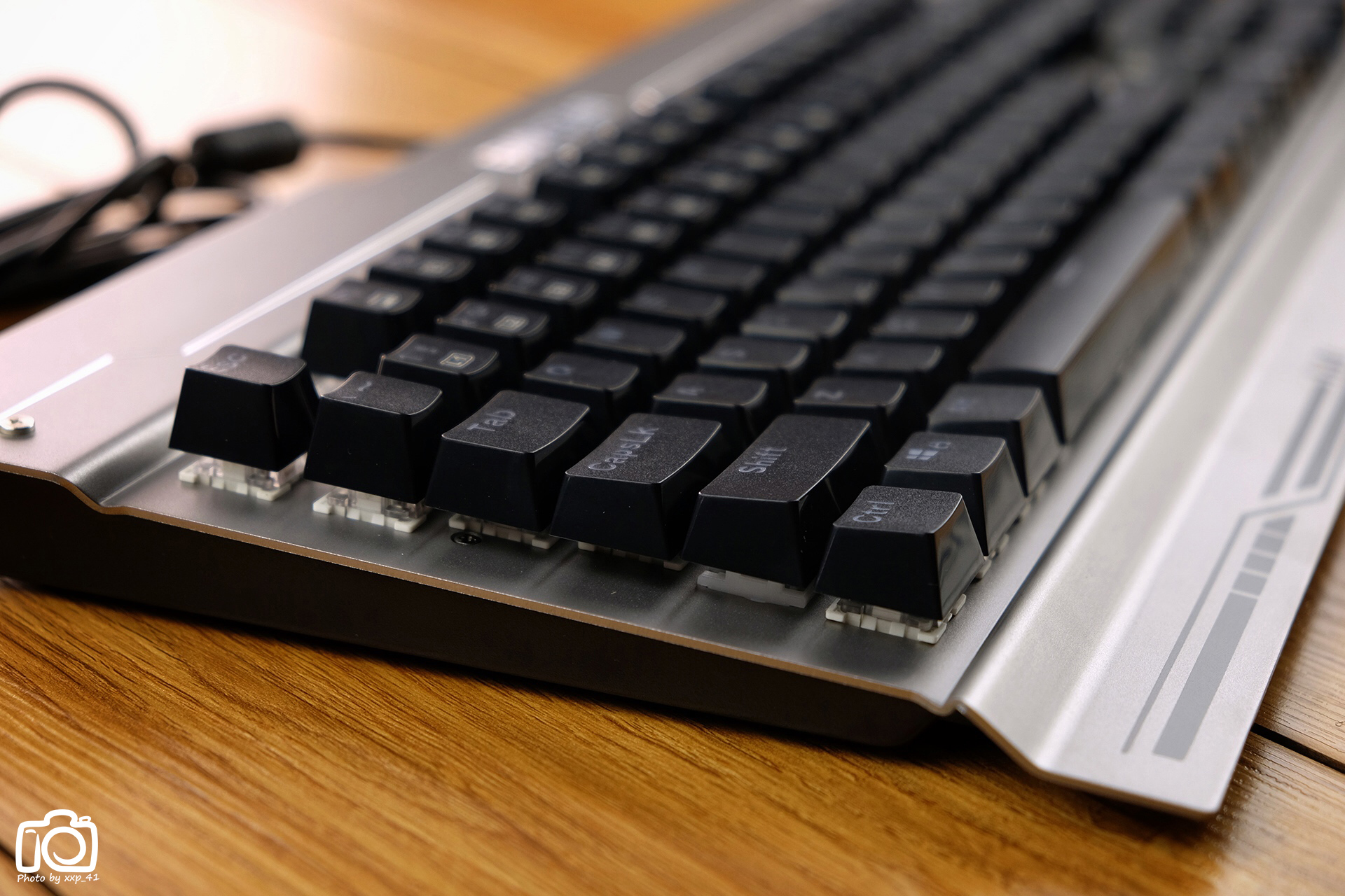 噼里啪啦打字噪，居然还防水：映泰沙漠方舟GK30青轴电竞机械键盘