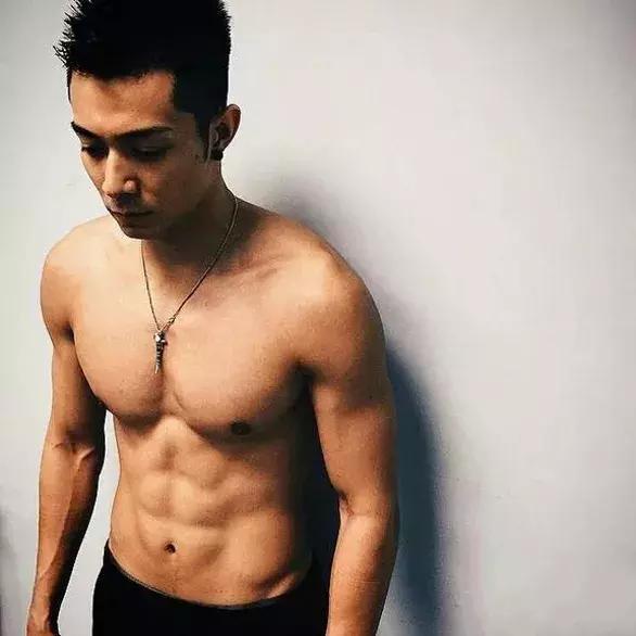 周柏豪的年度报告,周柏豪帅