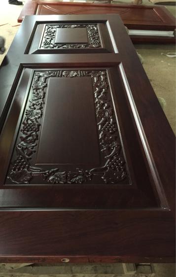 买木门有口诀,买木门选无漆