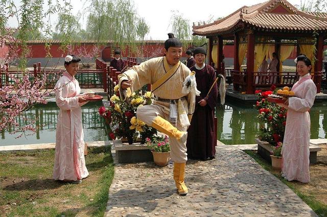 历代对皇上的称呼,古代普通人一般怎么称呼皇帝名号