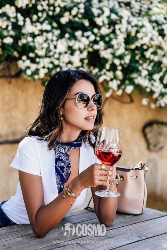 复古珍珠衣服搭配,珍珠可以搭配休闲服