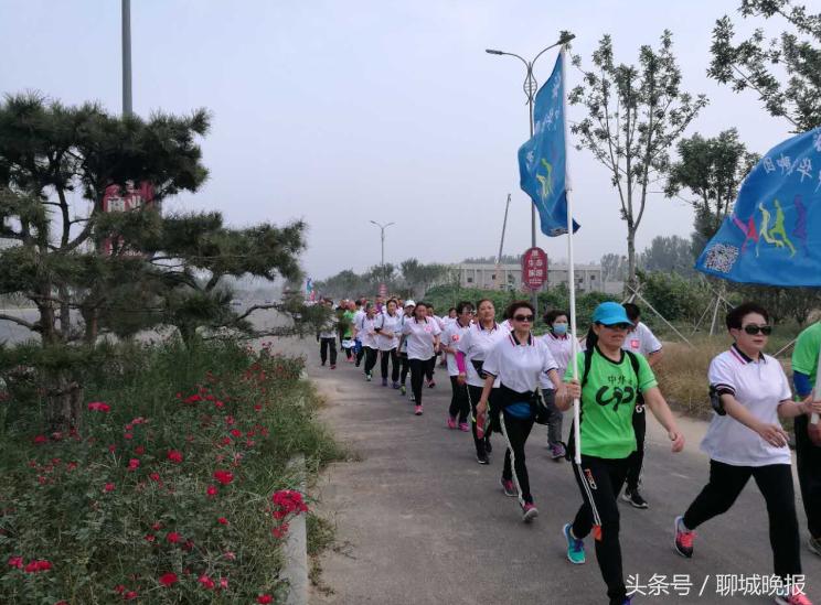 “时代中通·豪园”杯健康徒步行盛大开启，营销中心正式开放