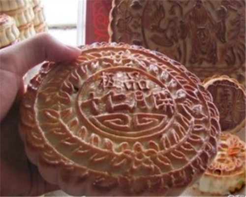 真正的五仁月饼是什么馅的,五仁月饼和冰皮月饼哪个更好吃