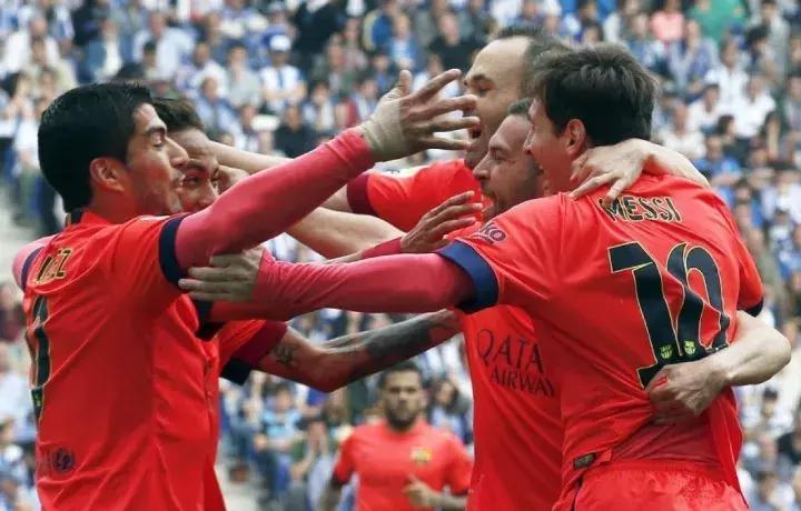 踢足球是需要练的基本功,踢足球的几个优势