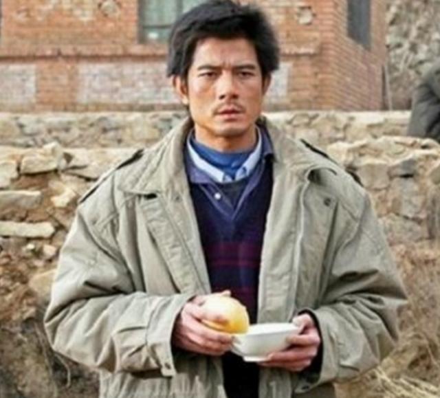 邓超农民工造型好有“美感”，而有个形象还成功到看不出是吴彦祖