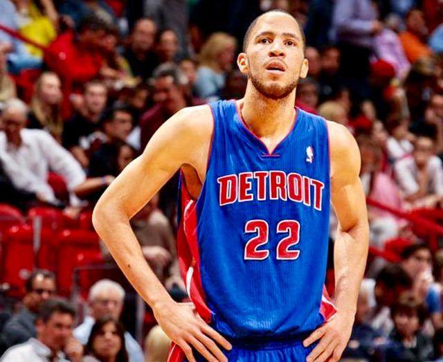 美媒晒08梦之队旧照，当年怪兽今却患怪病一人狂坑詹皇成废柴