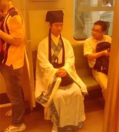 魔都是个很神奇的地方,魔都是个神奇的地方